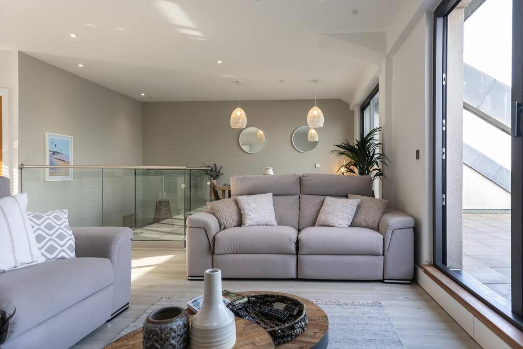 Apartment 25 ~ Nassu Court เวสต์วอร์ดโฮ ภายนอก รูปภาพ