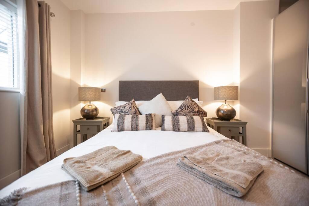 Apartment 25 ~ Nassu Court เวสต์วอร์ดโฮ ภายนอก รูปภาพ
